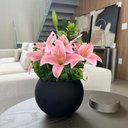 Ver imagem 4 de Arranjo Centro de Mesa Lírio Rosa Completo Artificial Vaso Preto Decore Fácil Shop
