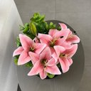 Ver imagem 3 de Arranjo Centro de Mesa Lírio Rosa Completo Artificial Vaso Preto Decore Fácil Shop