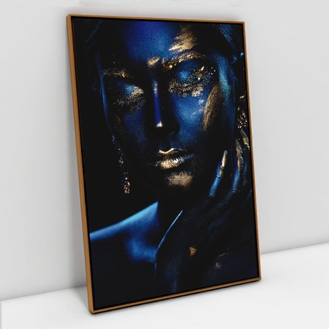 Quadro Decorativo Mulher Azul em Tela Canvas Tacolado Moldura Flutuante 4,5cm Freijó 80 X 120cm