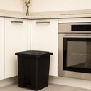 Ver imagem 1 de Lixeira Pedal Cesto Lixo 15 Litros Casa Cozinha Tampa Preta