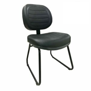 Cadeira Executiva Costurada Base Trapézio Martiflex Cor Preta