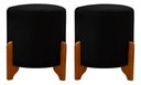 Ver imagem 2 de Kit 2 Puff Redondo Veludo com Pés em Madeira Maciça Decorativo Sala Quarto - Preto