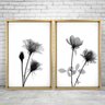 Quadro com Moldura Chanfrada Flores Preto e Branco MADEIRA CLARA - Médio - 2