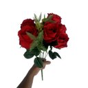 Ver imagem 5 de 1 Buque de Rosas Artificiais com Rosas e Folhagens Cor:vermelho