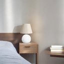 Ver imagem 2 de Abajur Branco Pequeno para Quarto Bola de Cerâmica com Cúpula de Tecido