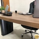 Ver mais imagens de Mesa para Escritório com Tampo Curvado e Pés Ripados Nogal/Preto