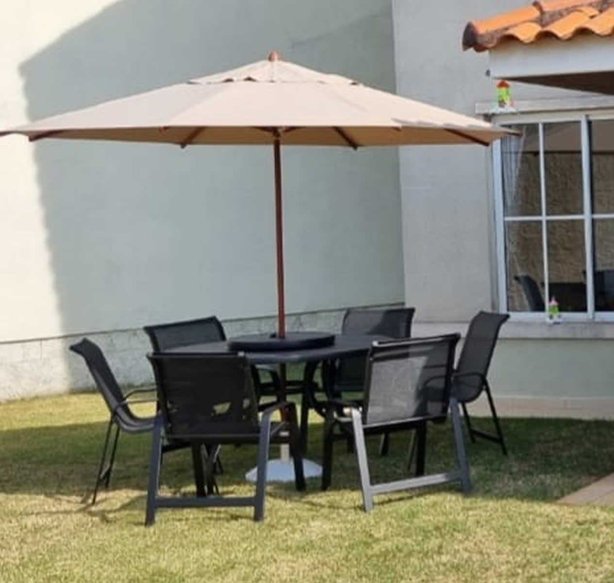 Conjunto de Mesa Giratória 6 Cadeiras e Guarda Sol para Piscina e Jardim - 2