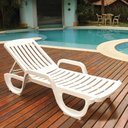Ver imagem 2 de Kit 02 Espreguiçadeira Piscina de Plástico Pitangui Branca com Rodas