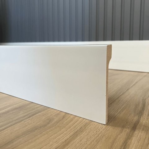 Rodapé Poliestireno Liso Sobrepor Branco 12cm x 2cm Br 2,40m - Liso 12 cm