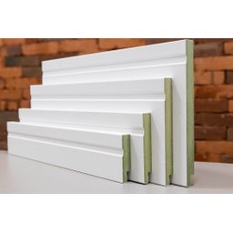Rodapé 7cm (pacote com 4un) Branco com Friso | Santa Rita Reveste - 1