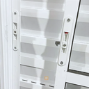 Ver imagem 2 de Porta Balcão 3 Folhas (1 Fixa) Alumínio Branco com Trinco Vidro Liso - Linha Resistence - 210cm - 12