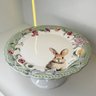 Prato Bolo com Pe Ceramica Coelho Miss Lily 29cm Scalla - 4