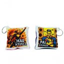 Ver imagem 4 de Kit Presente Canecas Super Pai Mãe Atipicos com 2 Chaveiros