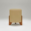 Ver imagem 6 de Puff Decorativo Eloah Redondo Assento Extra para Sala Quarto Suede Pufe com Pés de Madeira