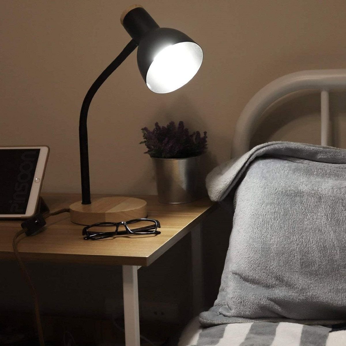 Ver imagem 3 de Luminária Mesa Abajur 50cm Articulada Flexível + Lâmpada Led Pt-03 Cor: Preto