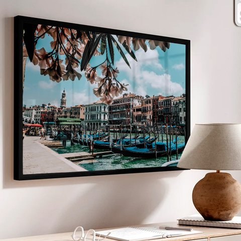 Quadro Decorativo Caixa Cidade de Veneza - As Gôngolas e As Flores Tacolado Moldura Caixa Alta 4,5cm