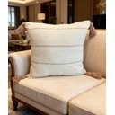 Ver imagem 1 de Capa de Almofada Rústica em Algodão 4 Listras com Pompom Rosê/cru