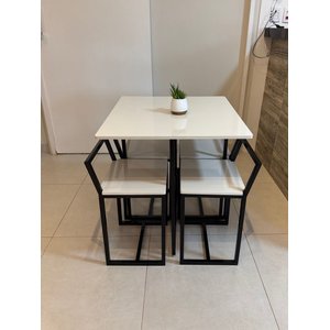 Mesa Prime Off White Quadrada 4 Cadeiras Preto/off White