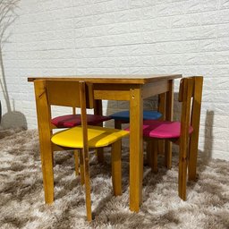 Conjunto Infantil Mesa com 4 Cadeirinhas Estofadas Cor:colorida - 1