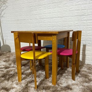 Conjunto Infantil Mesa com 4 Cadeirinhas Estofadas Cor:colorida