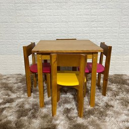 Conjunto Infantil Mesa com 4 Cadeirinhas Estofadas Cor:colorida - 2