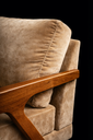 Ver imagem 6 de Kit 2 Poltronas Mona Luxo Madeira Maciça Veludo Bege para Sala de Estar Decorativa Moderna