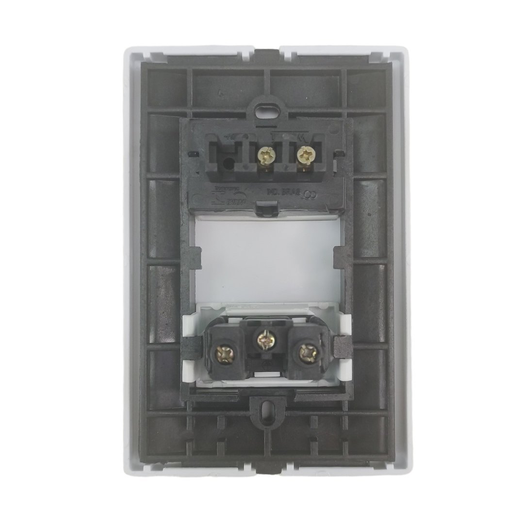 Conjunto Interruptor Tomada 2P + T Kit 5 Uni Resistente 10A Padrao Novo Segurança Eletricidade Ilumi - 4