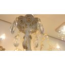 Ver imagem 3 de Lustre Candelabro Provençal 6 Braços Branco com Dourado com Cristais para Sala ou Quarto