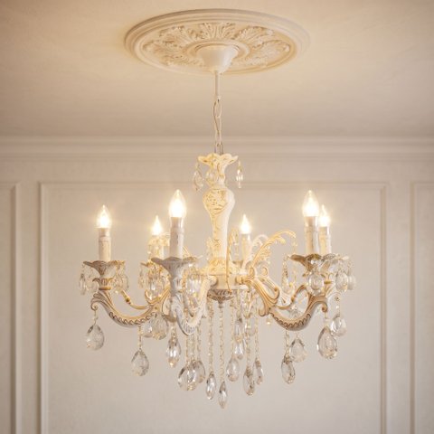 Lustre Candelabro Provençal 6 Braços Branco com Dourado com Cristais para Sala ou Quarto