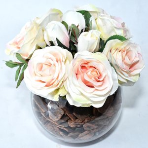 Arranjo de Rosas Artificiais Salmão Rosadas em Vaso de Vidro
