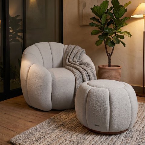 Poltrona Decorativa Curva Orgânica Serena + Puff Bouclê Cinza Claro - Montanari'S Decor