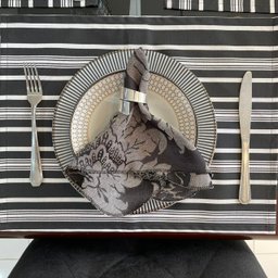 Kit 6 Guardanapo em Jacquard Preto e Cru 40x40cm - 1