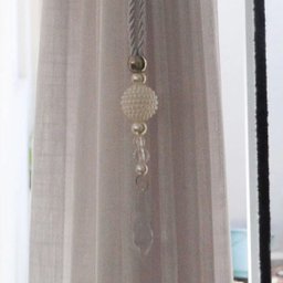 Kit 2 Peças Abraçadeira de Cortina Cordão Branco com Pingente Pérola - 3