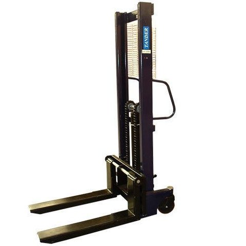 Empilhadeira com Elevação 1,6 Metros - Capacidade 1000 Kg - Nemp1t