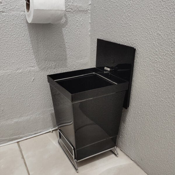 Lixeira Para Banheiro Plástica 6,5l Cesto De Lixo Com Tampa Preta - 6