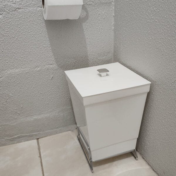 Lixeira Para Banheiro Plástica 6,5l Cesto De Lixo Com Tampa Branca - 3