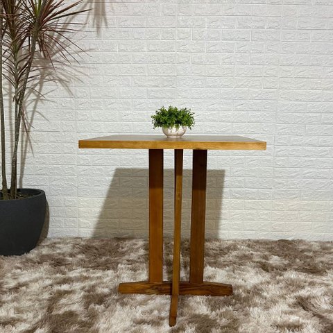 Mesa Fixa 70x70 de Madeira:mel
