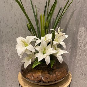 Arranjo Grande Centro Mesa Lírio Branco Artificial Completo