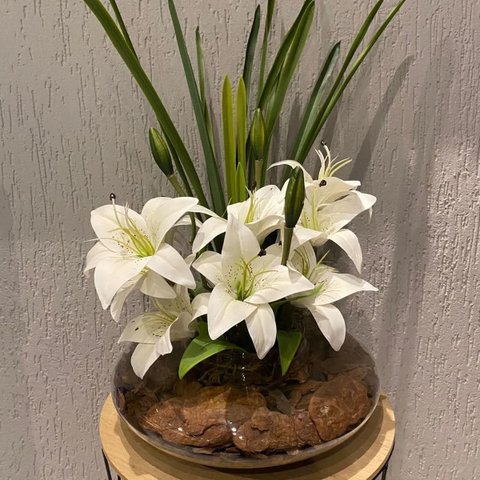 Arranjo Grande Centro Mesa Lírio Branco Artificial Completo