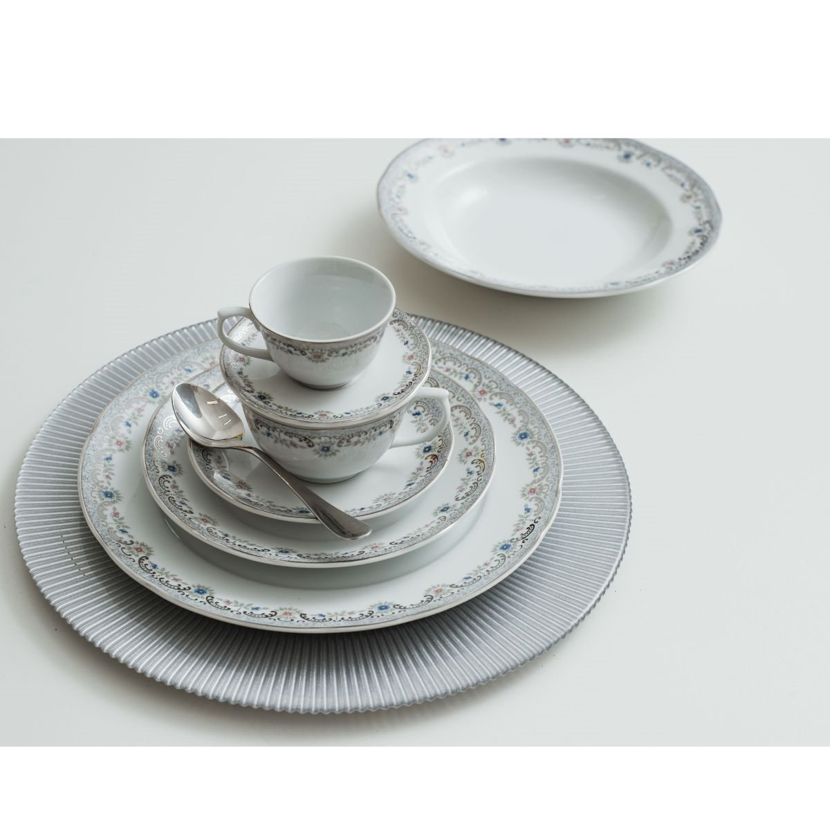Aparelho de Chá e Café Porcelana Schmidt 53 peças - Dec. Cebolinha 2617 -  SCHMIDT