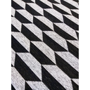 Ver imagem 3 de Tapete Sala Geométrico Colmeia 200x250 Cm Preto Lavável Fino
