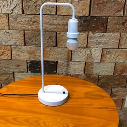 Luminária de Mesa Cabeceira Retrô Bivolt Branco Megan - 3