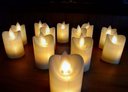 Ver imagem 2 de Kit com 12 Velas de Led Cor Amarelo Castical - Chama Viva
