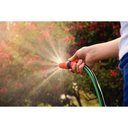 Ver imagem 4 de Mangueira Flex para Jardim Tramontina Verde com Faixa Preta em PVC 4 Camadas 25 m com Engate Rosquea