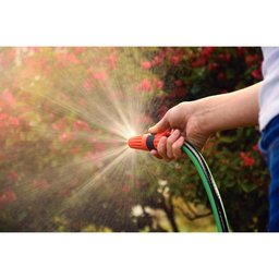 Mangueira Flex para Jardim Tramontina Verde com Faixa Preta em PVC 4 Camadas 25 m com Engate Rosquea - 4