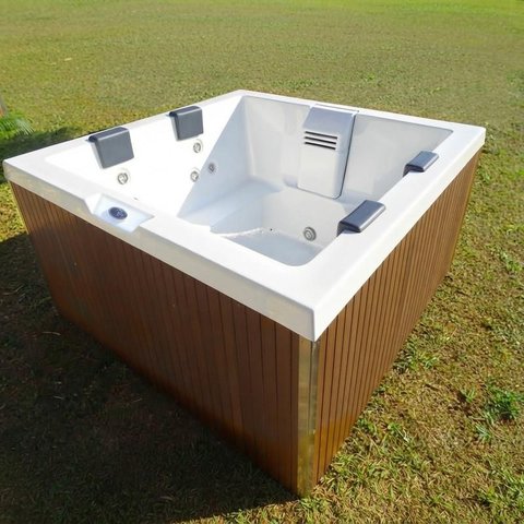 Spa J170 Completa - Jacuzzi