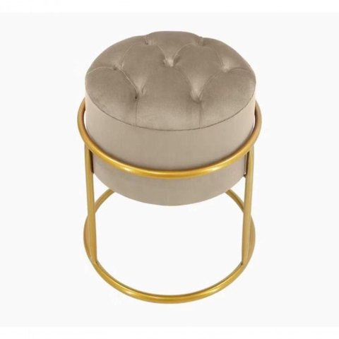 Puff Banqueta Estofado Decorativo Base de Ferro Capitonê Suede Bege do Lar Móveis e Decoração
