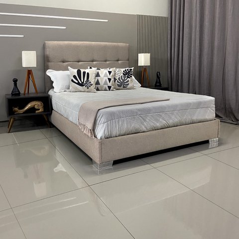 Cama Tradicional Estofada Berlim Linho Bege Rbl Casal 1,40 X 1,90