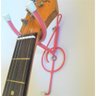 Suporte de Parede para Violão/Guitarra/Baixo....Etc. Jm - 1 Clave Sol Rosa - 2