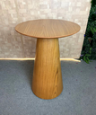 Ver imagem 2 de Mesa de Apoio Cone Laminada em Madeira Natural - Tampo 60cm Altura 60cm - Marrom